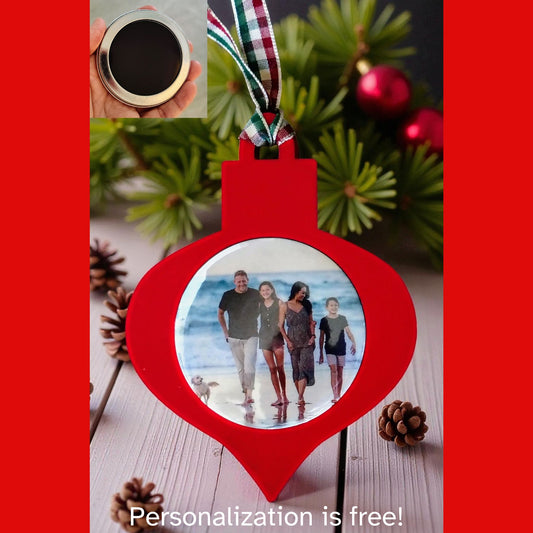 Arabesque Shaped Christmas Photo Magnet Ornament